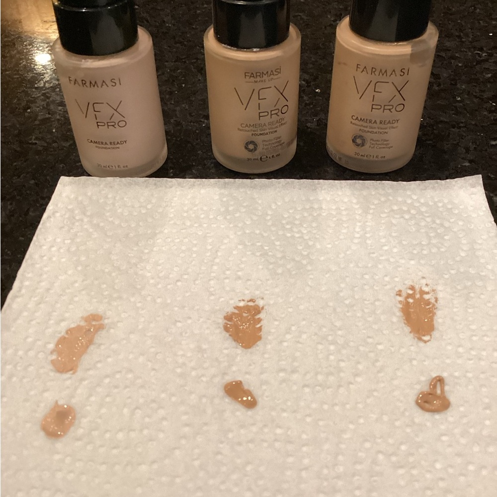 🌺Farmasi Camera Ready Foundations. Three colors. No names on them 🌺 - Picture 2 of 2